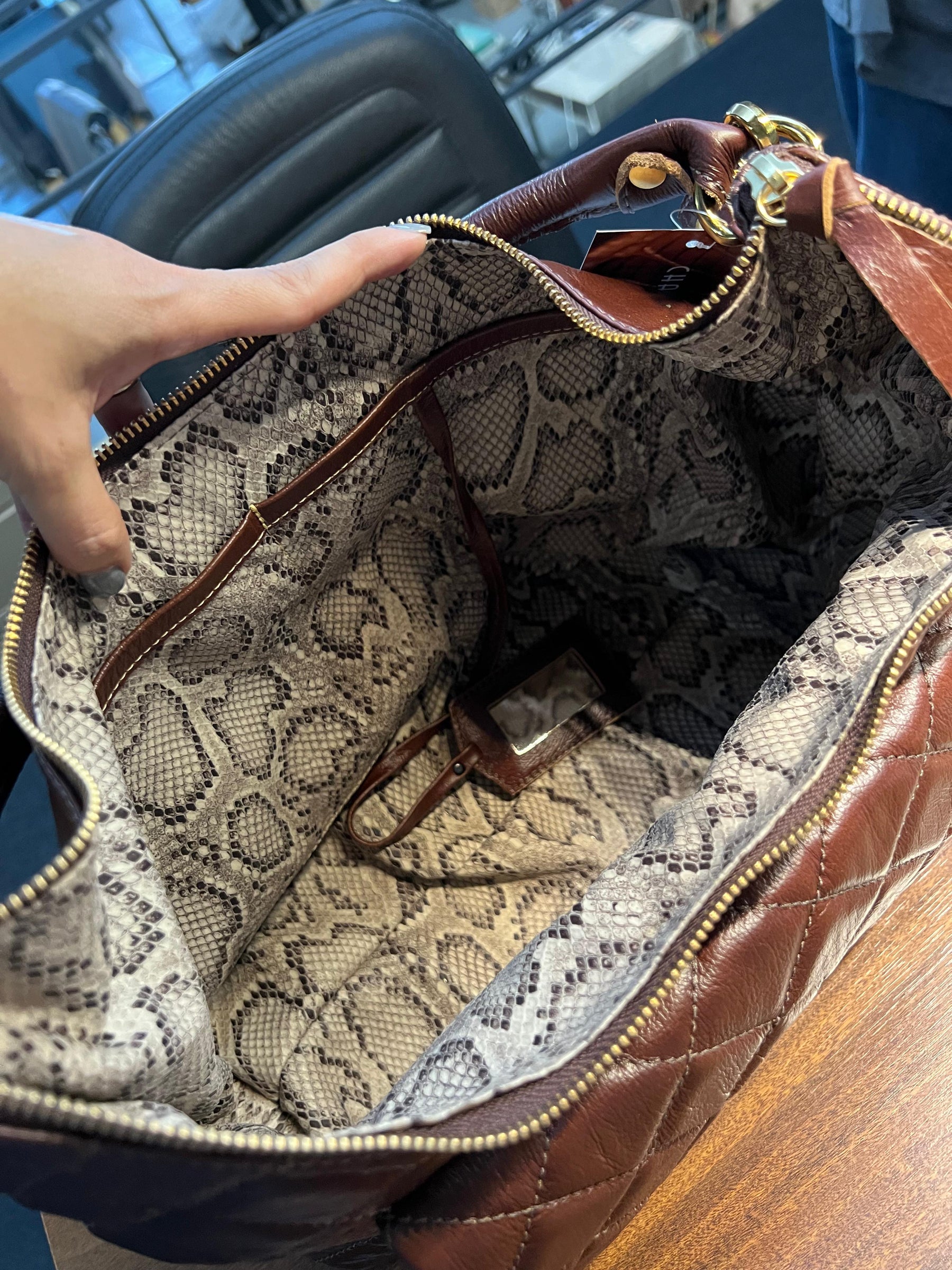 Lançamento! Bolsa ROMÊNIA em couro legítimo