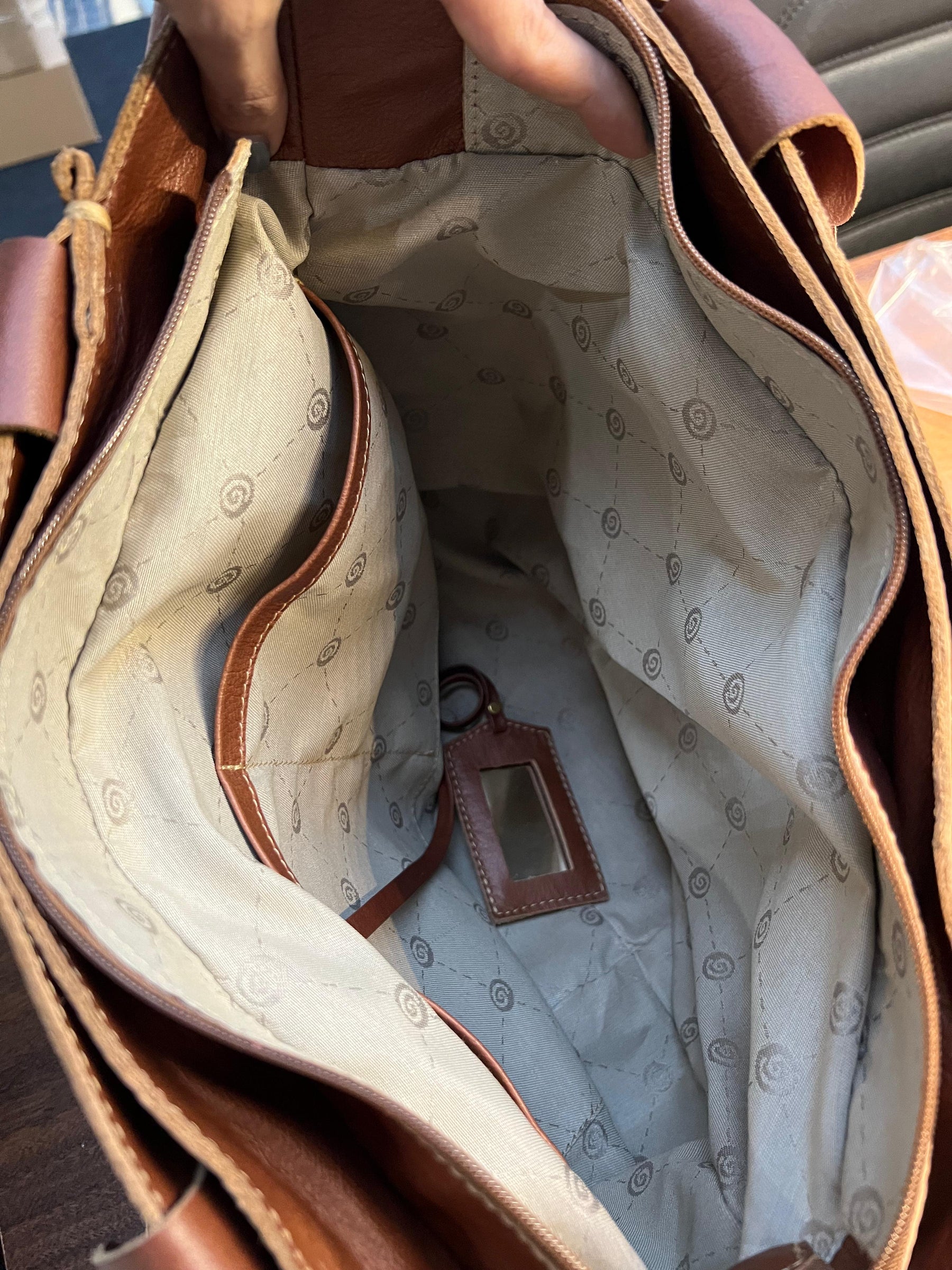 Bolsa FLORENZA em couro legítimo