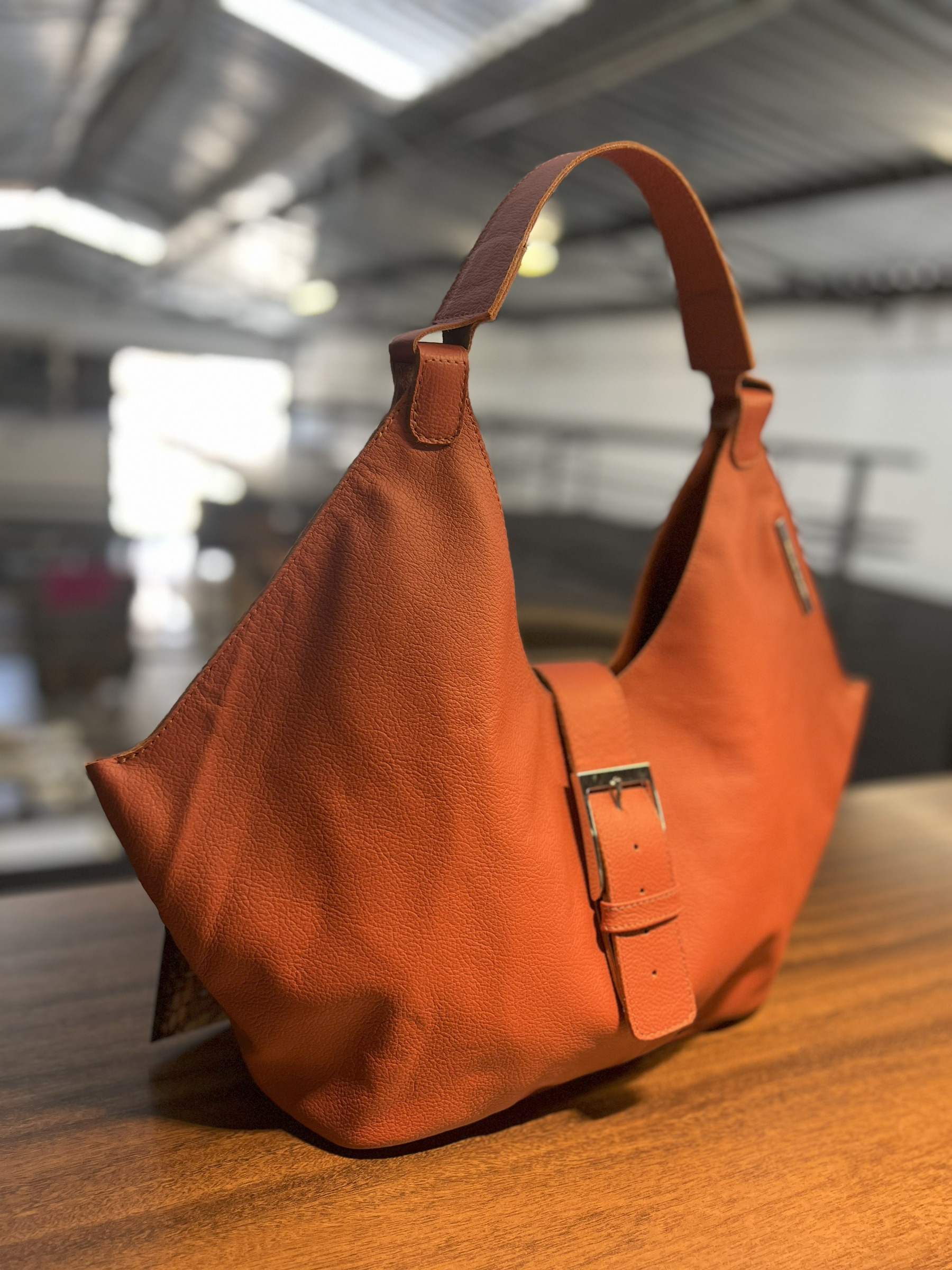 Lançamento! Bolsa CAPRI em couro legítimo