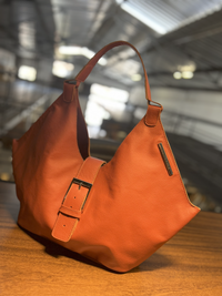 Lançamento! Bolsa CAPRI em couro legítimo