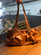 Carregar imagem no visualizador da galeria, Lançamento! Bolsa TOSCANA em couro legítimo
