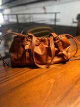 Carregar imagem no visualizador da galeria, Lançamento! Bolsa TOSCANA em couro legítimo
