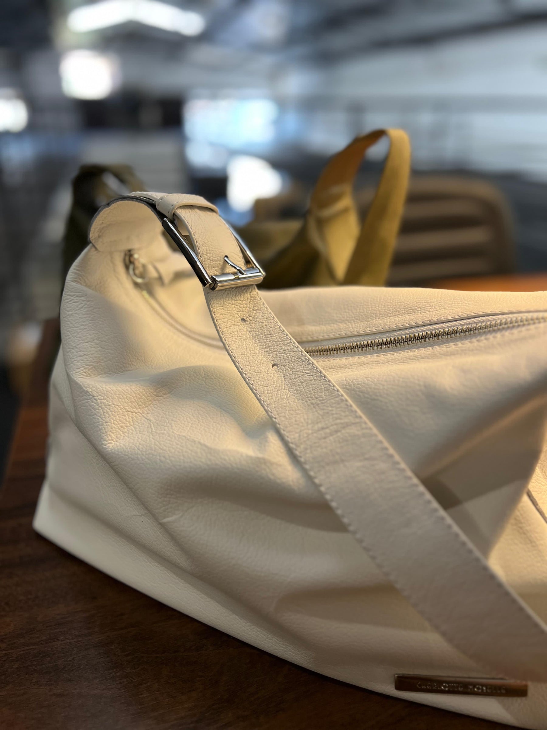 Bolsa LOS ANGELES em couro legítimo