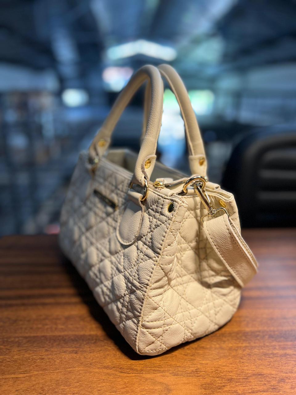 Bolsa TESS em matelassê couro legítimo