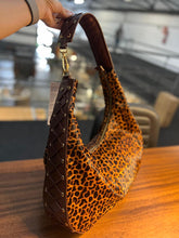 Carregar imagem no visualizador da galeria, Bolsa MARRAKESH em couro legítimo

