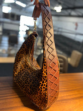 Carregar imagem no visualizador da galeria, Bolsa MARRAKESH em couro legítimo
