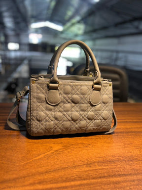 Bolsa TESS em matelassê couro legítimo
