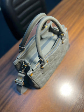 Bolsa TESS em matelassê couro legítimo