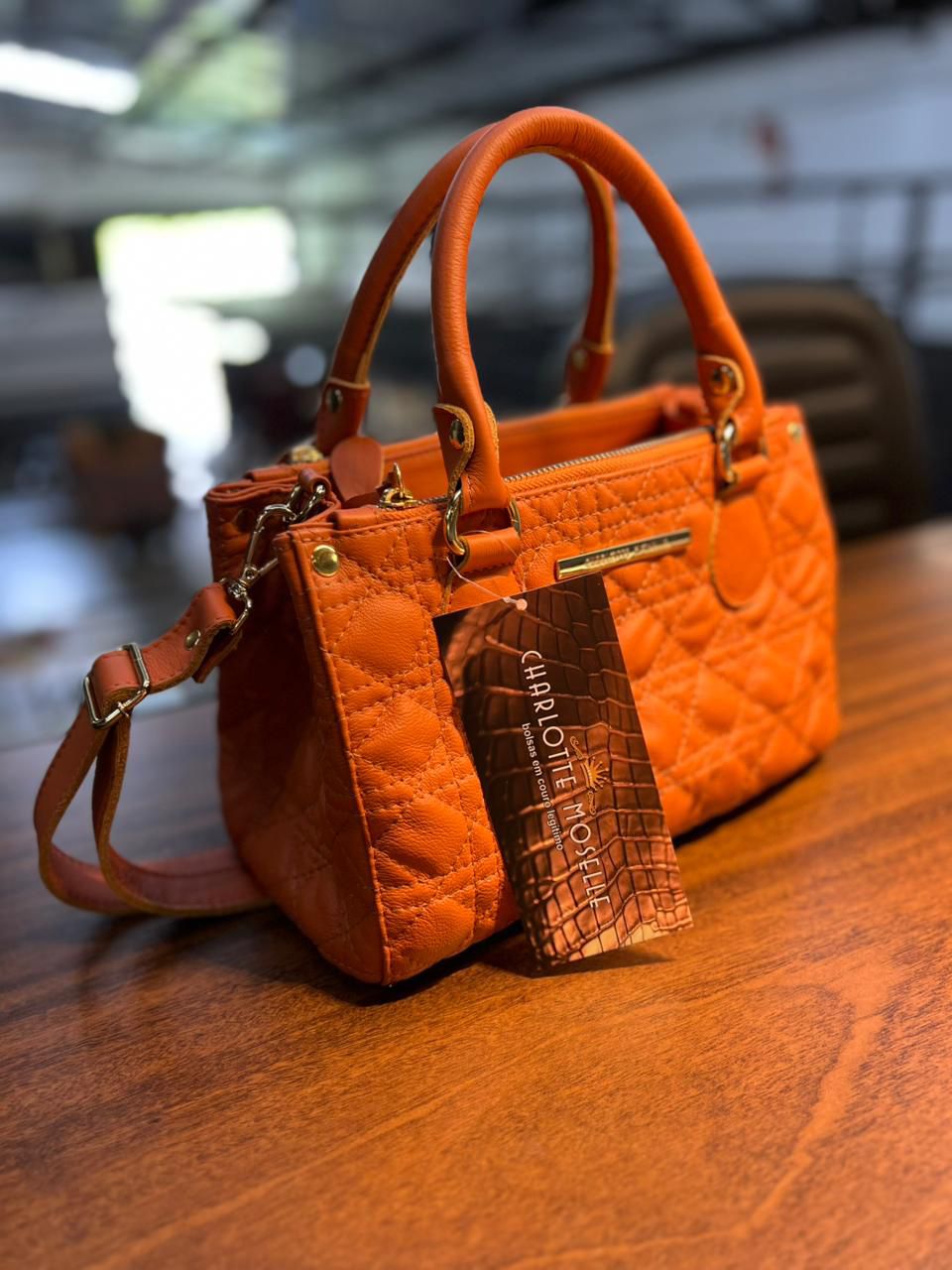 Bolsa TESS em matelassê couro legítimo