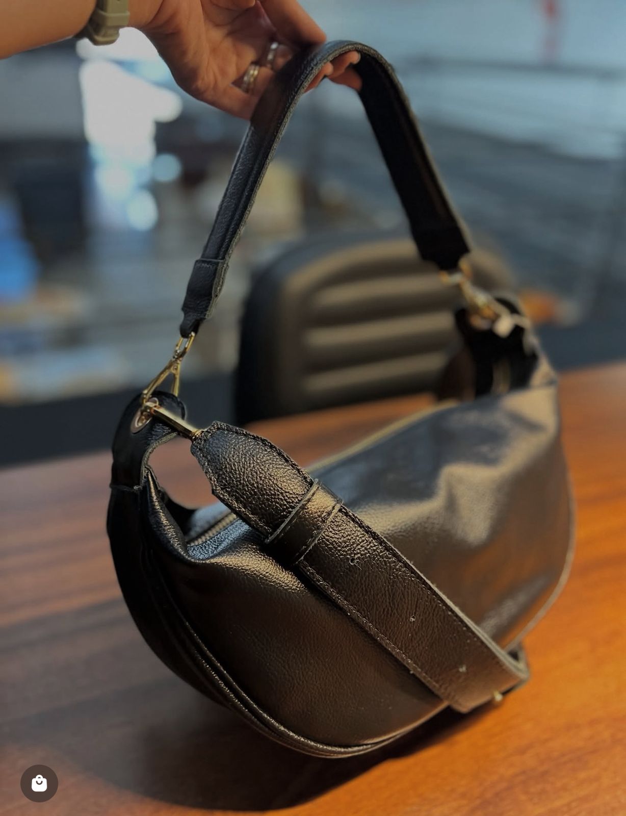 Bolsa MALIBU em couro legítimo
