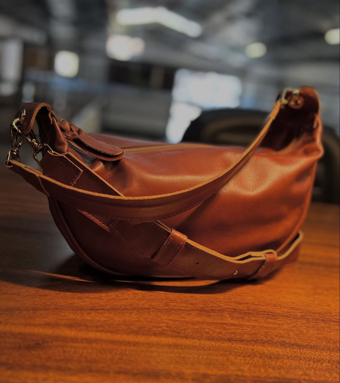 Bolsa MALIBU em couro legítimo