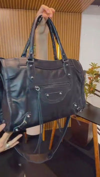 Bolsa SPALLA (inspiração Balenciagga) em couro legítimo