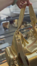 Carregar e reproduzir vídeo no visualizador da galeria, Lançamento! Bolsa HAVANA em couro legítimo
