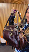 Carregar e reproduzir vídeo no visualizador da galeria, Bolsa PARIS em couro legítimo
