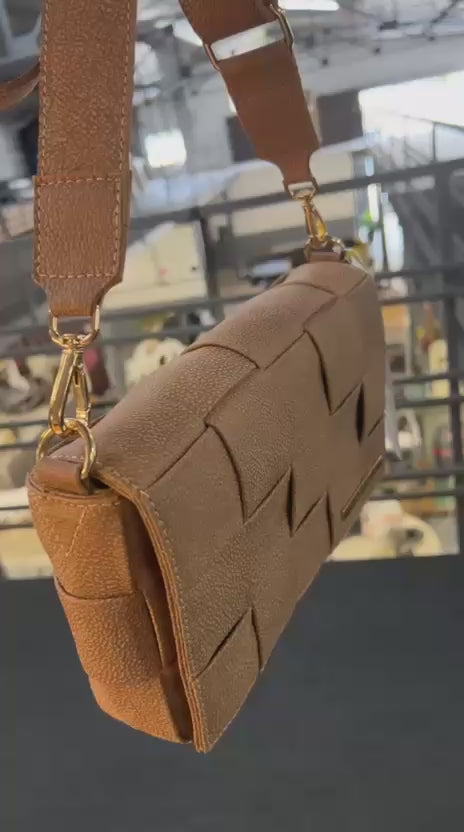 Bolsa BARILOCHE em couro legítimo