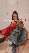 Carregar e reproduzir vídeo no visualizador da galeria, Bolsa IBIZA em couro legítimo
