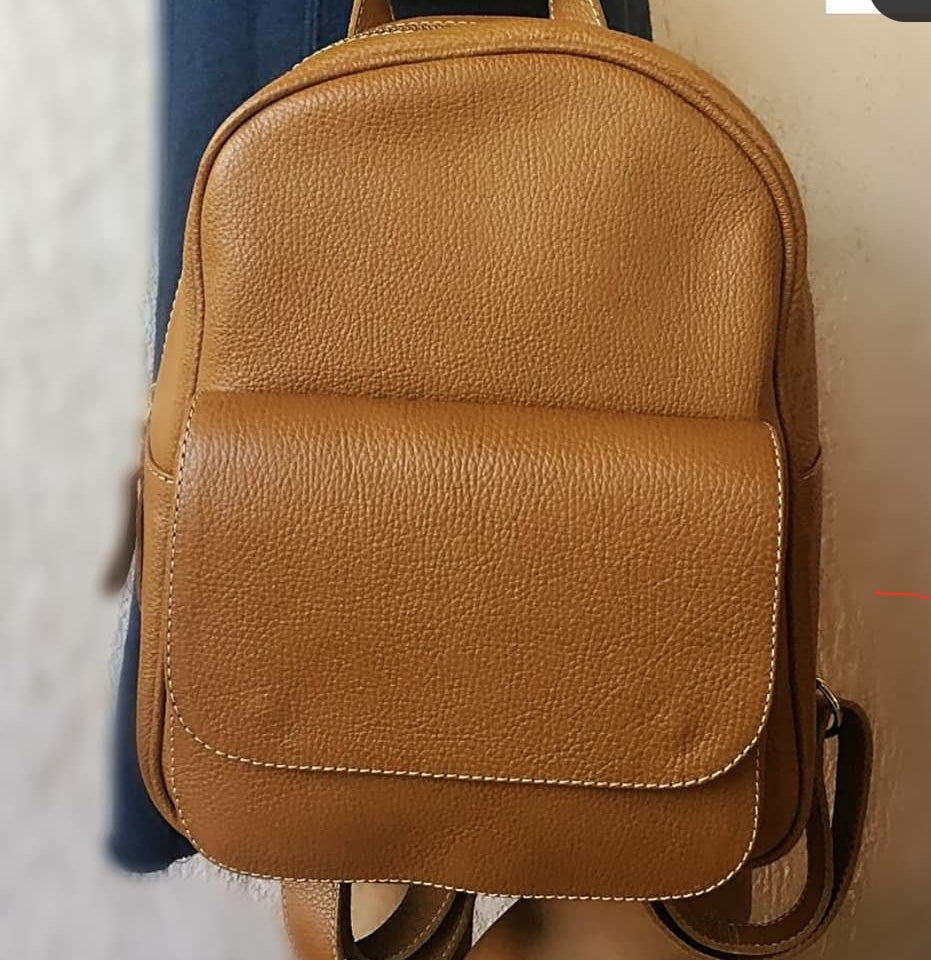 Mochila MONTREAL em couro legítimo