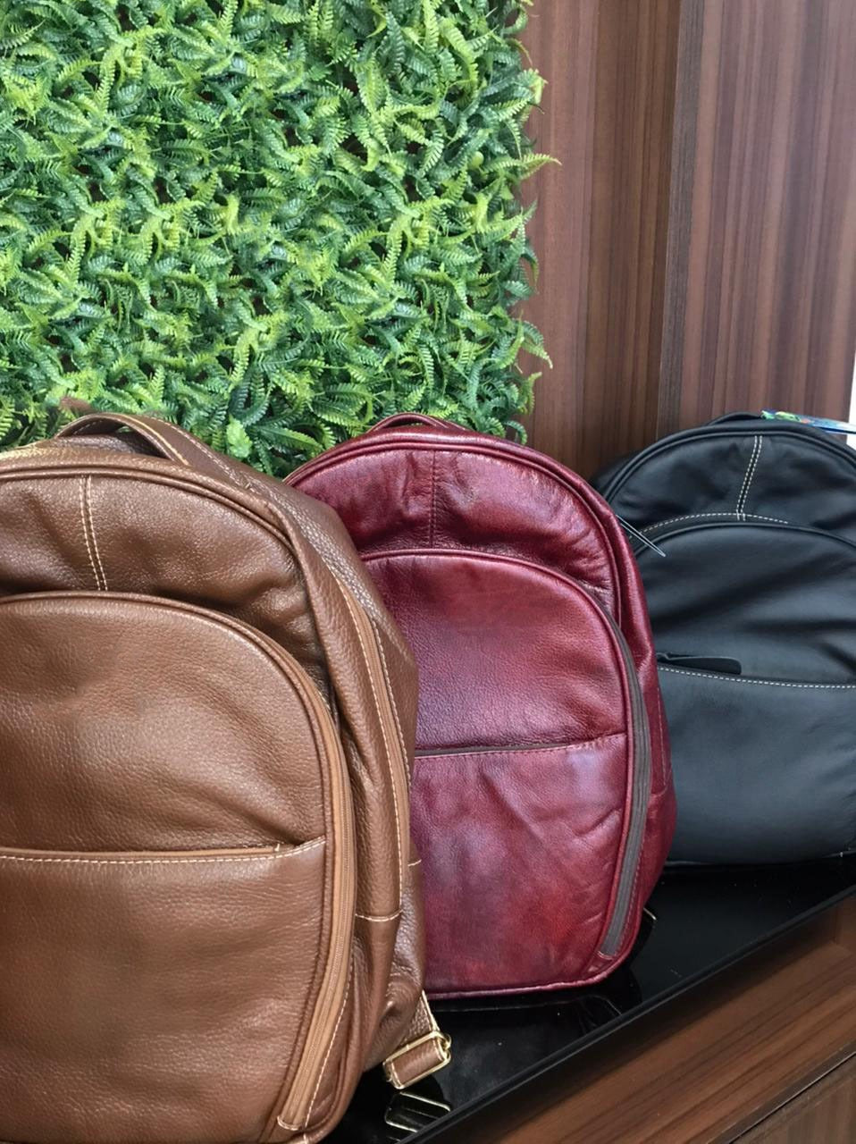 Mochila CANADÁ em couro legítimo