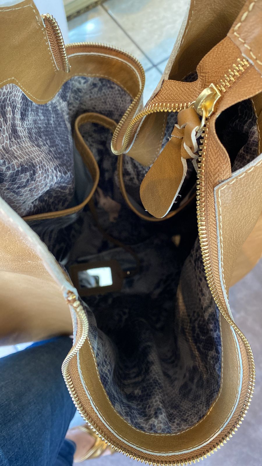 Bolsa BANGKOK em couro legítimo