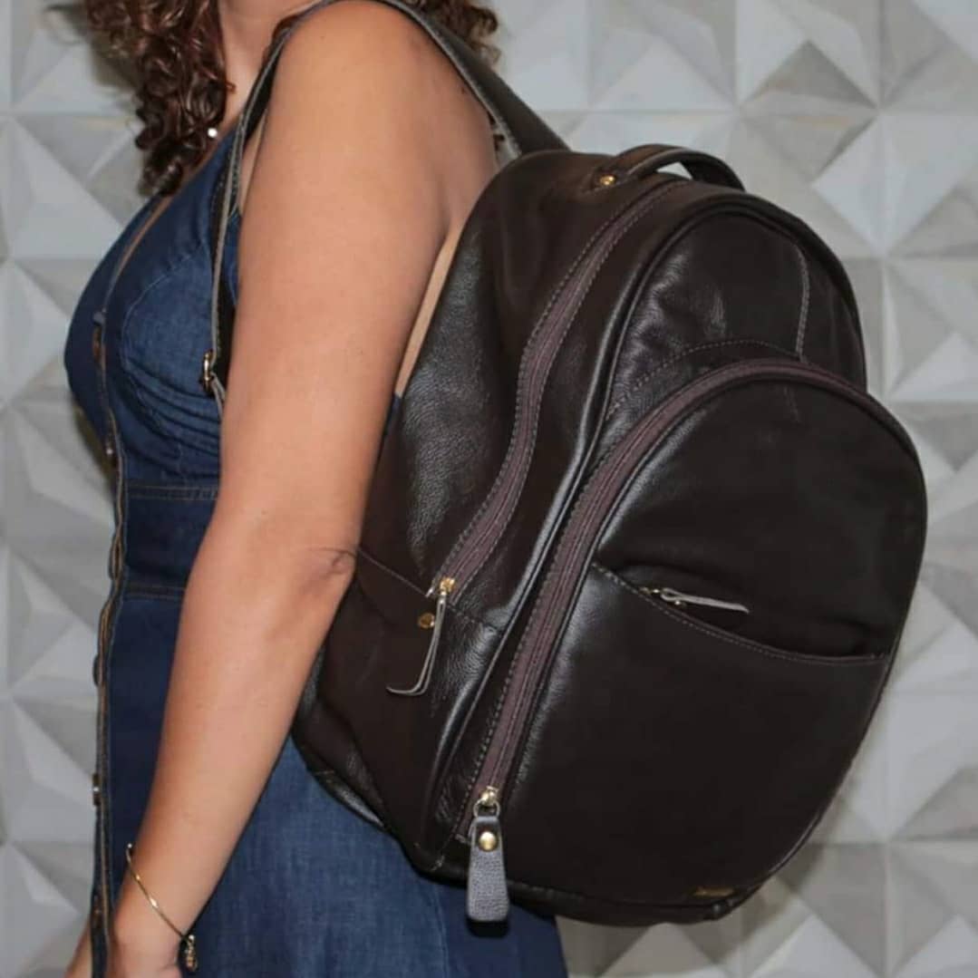 Mochila CANADÁ em couro legítimo