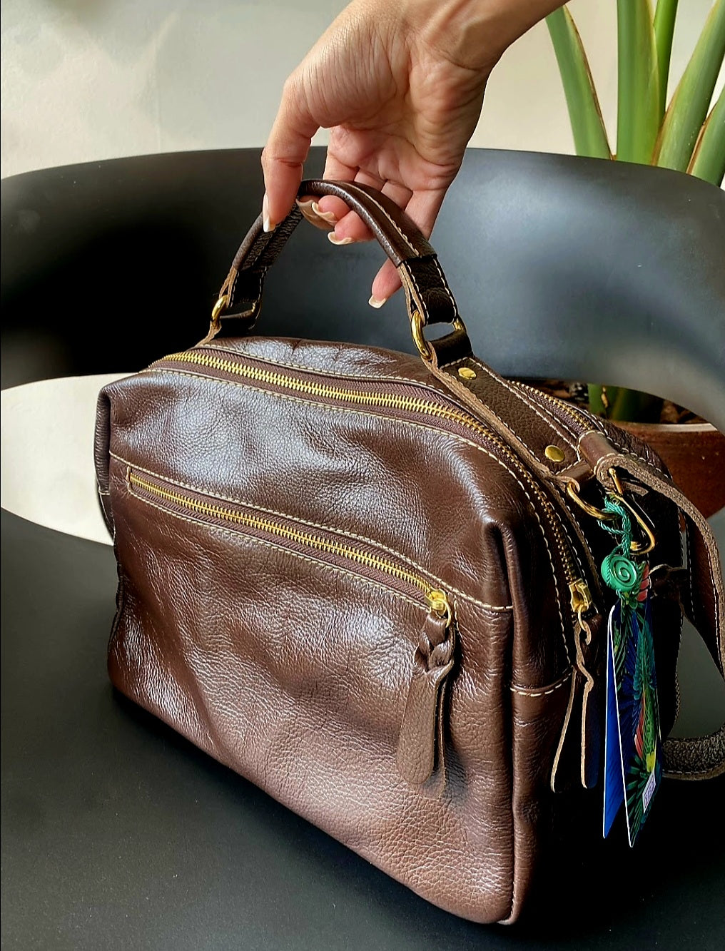 Bolsa SUÍÇA em couro legítimo