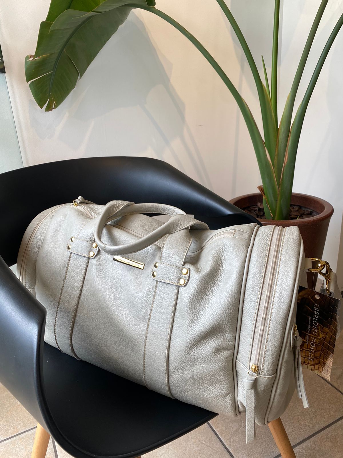 Mala HELSINK em couro legítimo