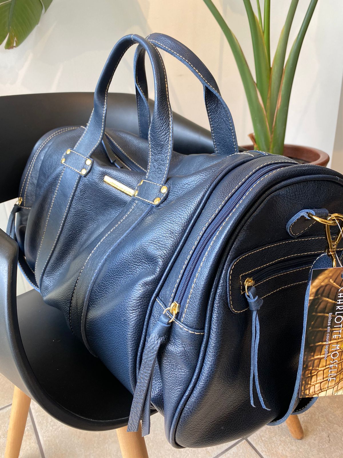 Mala HELSINK em couro legítimo