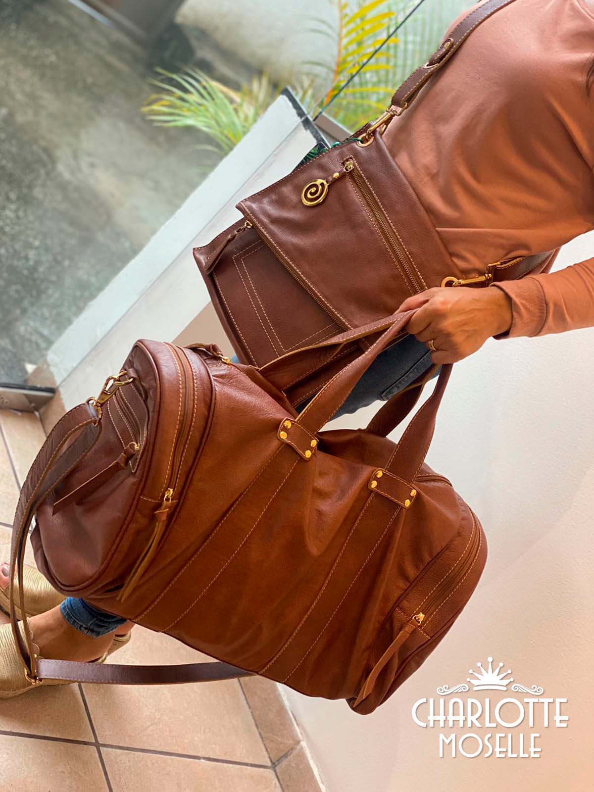 Mala HELSINK em couro legítimo